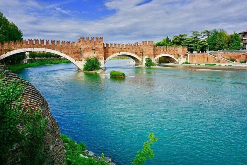 Verona Highlights & Hidden Gems at Sunset with cable car ride