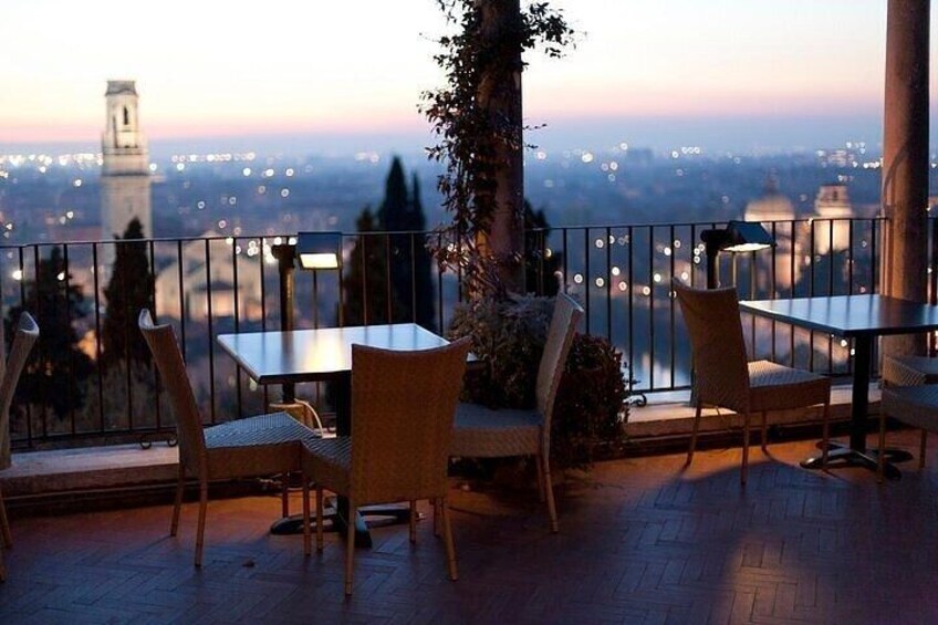 Verona walking tour at Sunset with a local & cable car ride