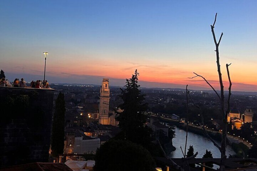 Unique Verona food and wine walking tour at sunset