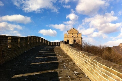 All-inclusive Great Wall Tour with Silk Street Market Shopping Experience