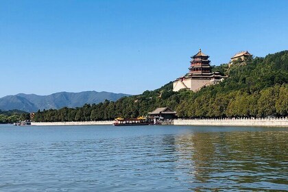 All-inclusive Tour to Summer Palace and Lama Temple