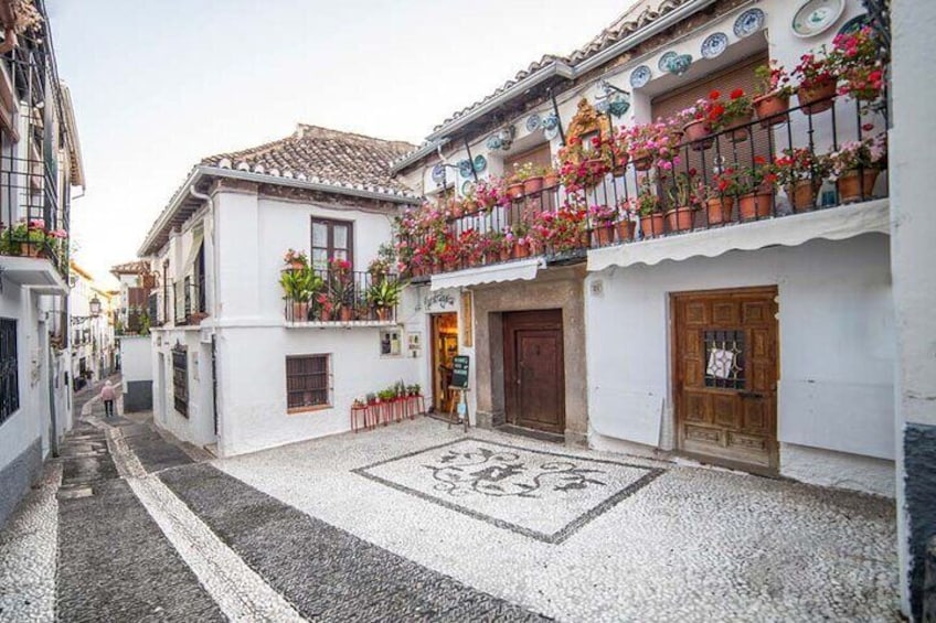 Albayzin and Sacromonte Guided Walking Tour in Granada