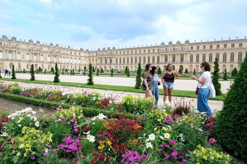Versailles Palace & Garden Tour w. Skip The Line Entry from Paris