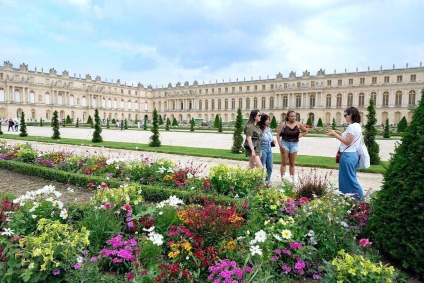 Versailles Palace & Garden Tour w. Skip The Line Entry from Paris