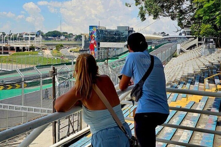 Private Airton Senna Urban Art Tour Experience in São Paulo