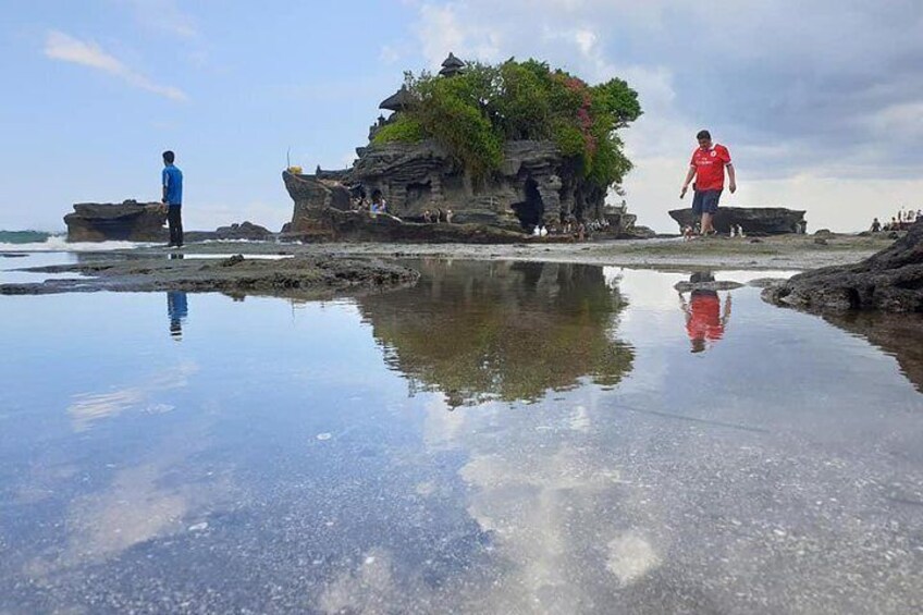 tanah lot temple