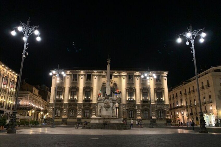 Food tour of Catania by night