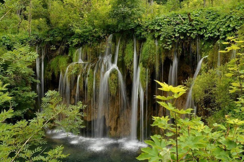 All inclusive luxury daytrip Plitvice Lakes from Split or Trogir