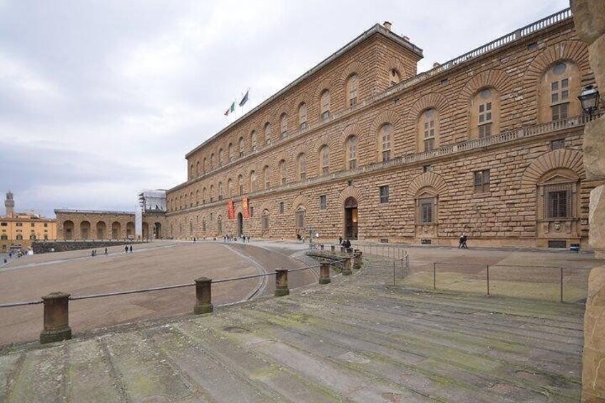 Skip-the-Line Pitti Palace and Palatine Gallery Walking Tour
