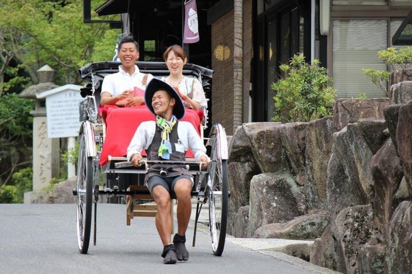 Private Miyajima Rickshaw Tour Including Itsukushima Shrine