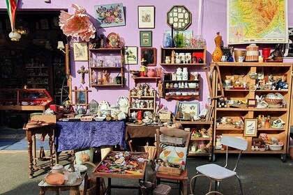 Private shopping tour at the Paris Antique Flea Market