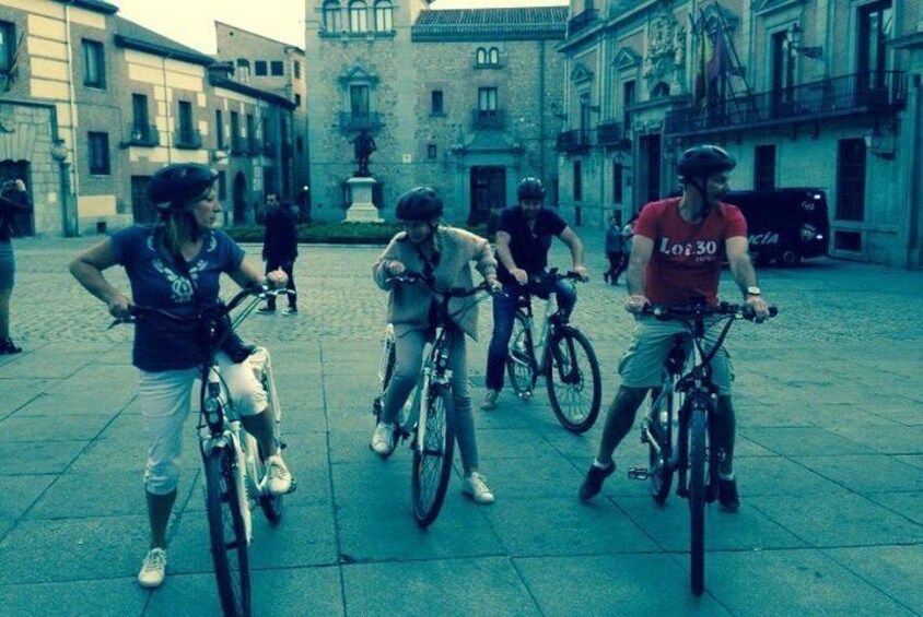 Bike Tour chasing the best Sunset in Madrid