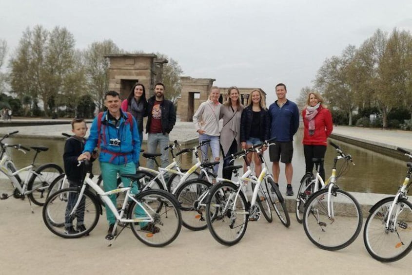 Madrid Fun and Sightseeing Bike tour 3 hours-Love Madrid