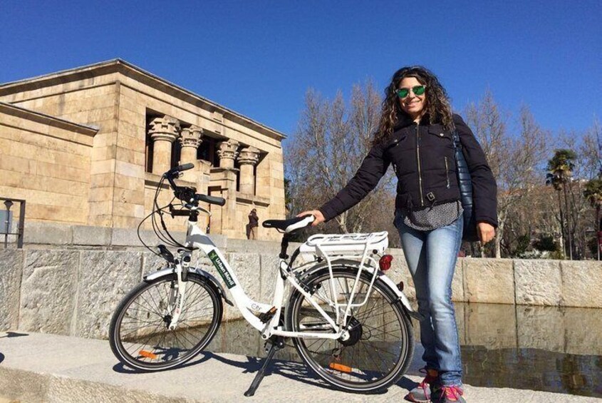 Madrid Fun and Sightseeing Bike tour 3 hours-Love Madrid