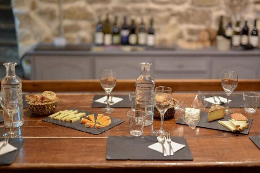 Paris Art of Pairing Cheese and Wine Tasting in a Cheese Cellar