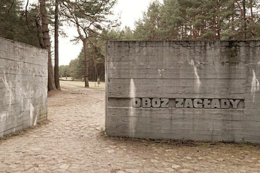 Treblinka Death Camp 6 Hour Private Tour from Warsaw