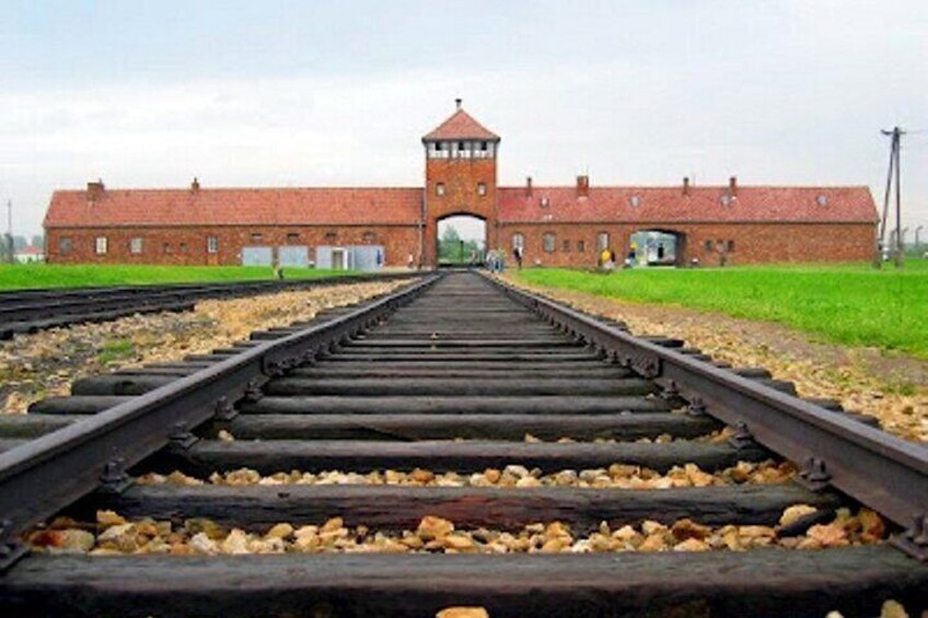 Auschwitz-Birkenau Tour From Krakow