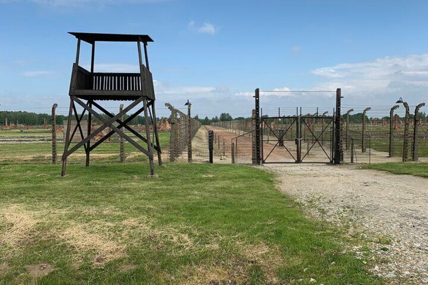 1 Day Trip Auschwitz-Birkenau Memorial and Museum Guided Tour from Krakow