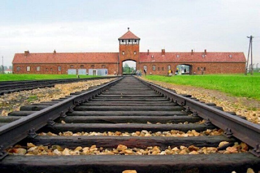 1 Day Trip Auschwitz-Birkenau Memorial and Museum Guided Tour from Krakow