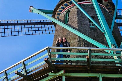 從阿姆斯特丹出發的荷蘭鄉村和文化之旅，包括桑斯安斯風車村、艾丹姆和沃倫丹