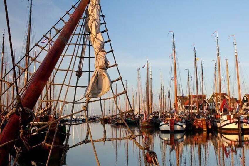 Volendam, Edam and Zaanse Schans Windmills Guided Day Tour from Amsterdam
