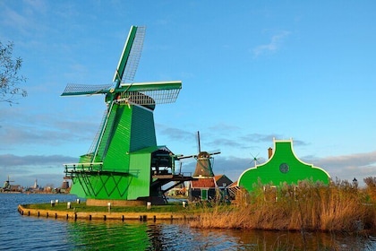 Volendam, Edam and Zaanse Schans Windmills Live Guided Day Tour from Amster...