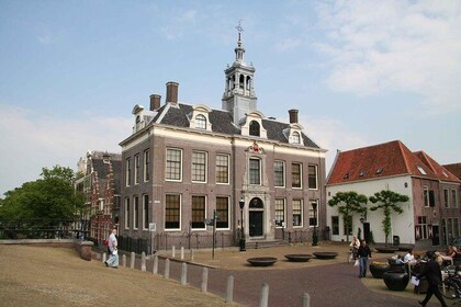 Volendam, Edam and Zaanse Schans Windmills Guided Day Tour from Amsterdam