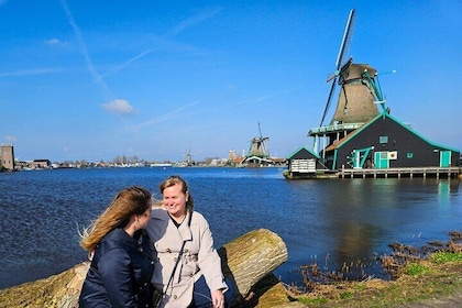 Zaanse Schans Windmühlen und Käseverkostung mit Live-Reiseleiter ab Amsterd...