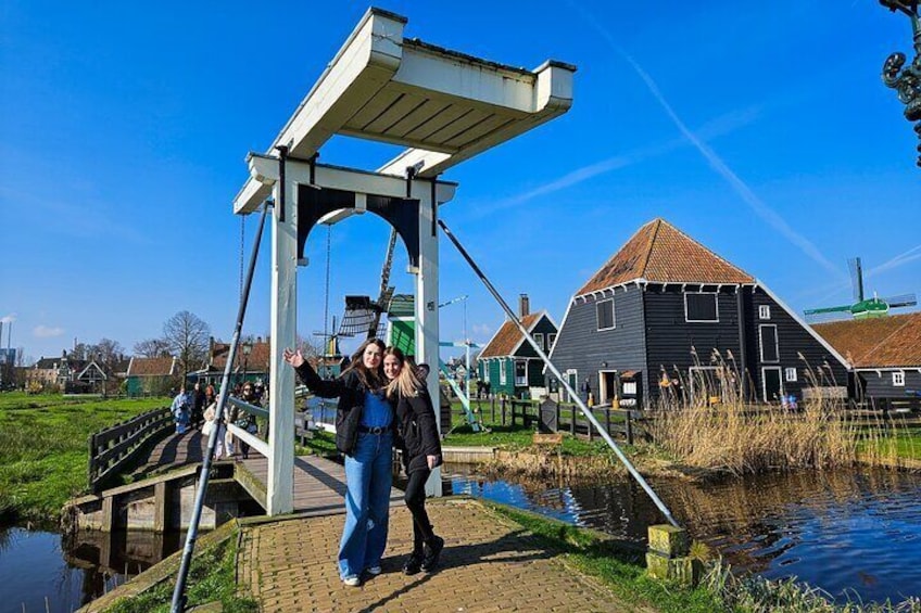 Zaanse Schans Windmills & CheeseTasting live guide from Amsterdam
