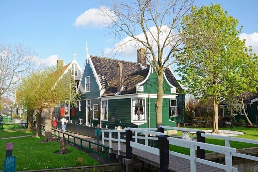 Zaanse Schans windmill village with cheese tasting & clog factory from Amsterdam