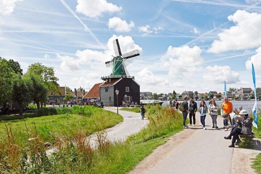 Keukenhof Gardens and Zaanse Schans Windmill Village guided day tour