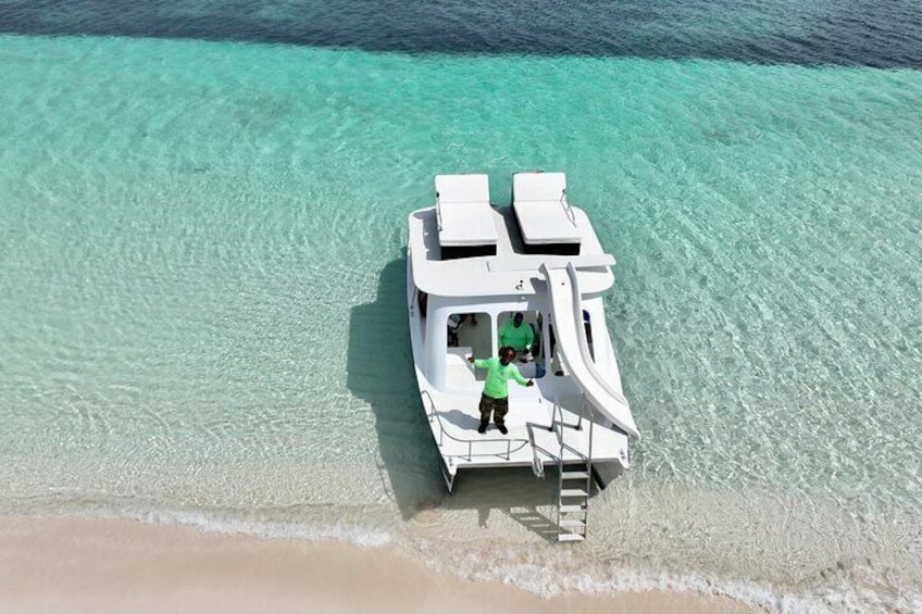 Private 4 Hour Power Catamaran Excursion in Grace Bay