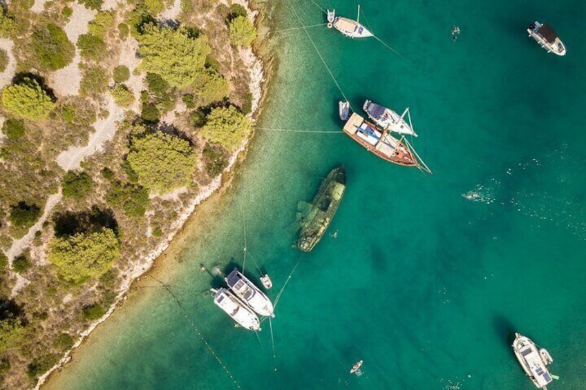 Necujam bay - Shipwreck snorkeling