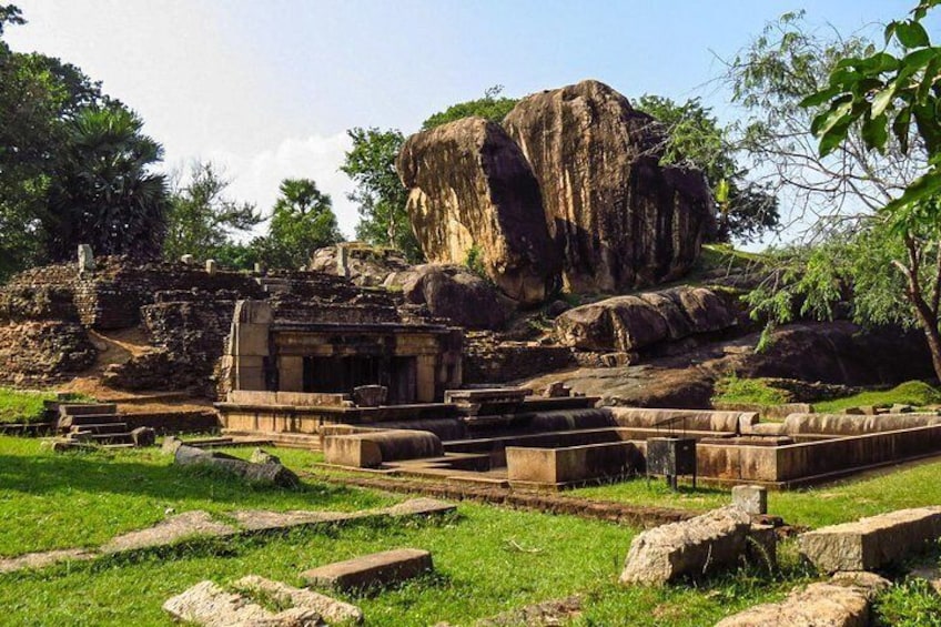 Private Day Trip To Anuradhapura Ancient City