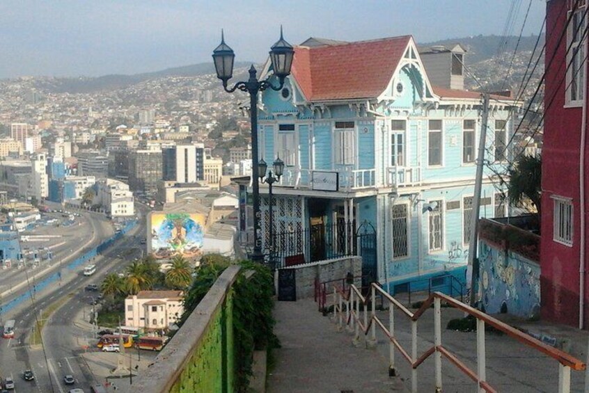 Full day Valparaiso private tour and Wine tasting