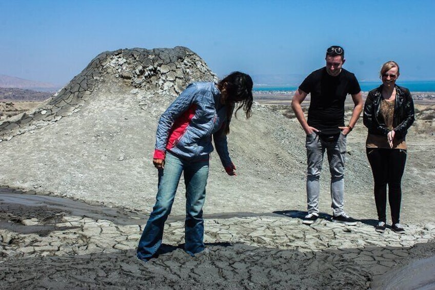 Gobustan and Mud volcanoe GROUP TOUR