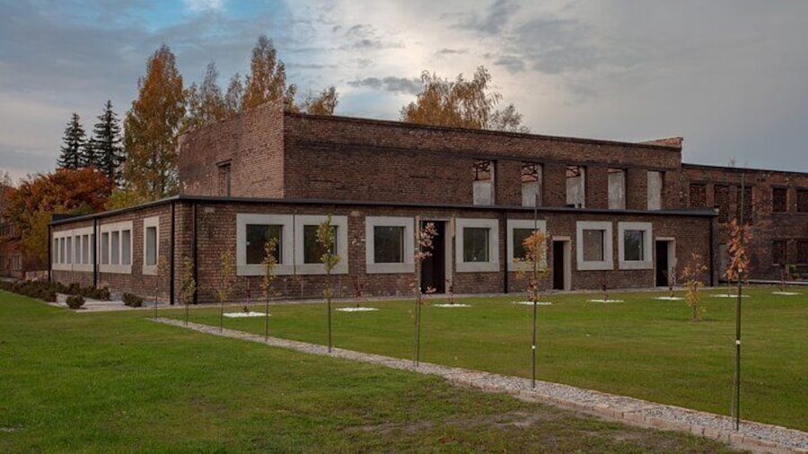 Peat House / Edgars Ameriks peat workshop & art gallery