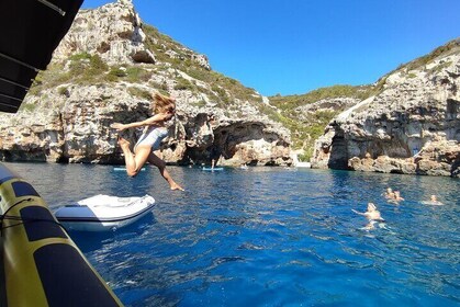 Blue cave & Hvar, 5 islands speed boat tour with unique boats from Split