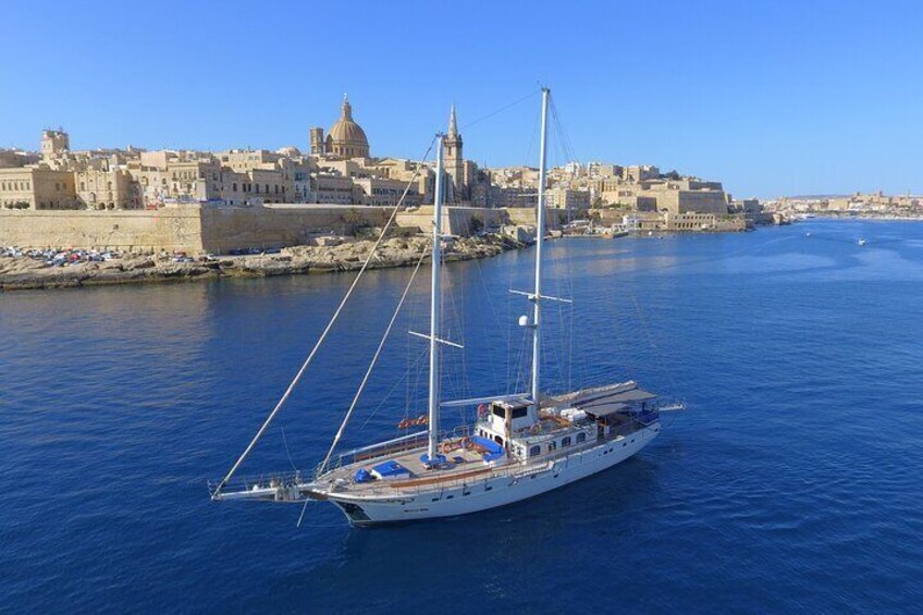 Hera Round Malta & Comino Blue Lagoon 2022