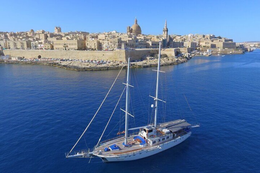 Hera Round Malta & Comino Blue Lagoon 2021