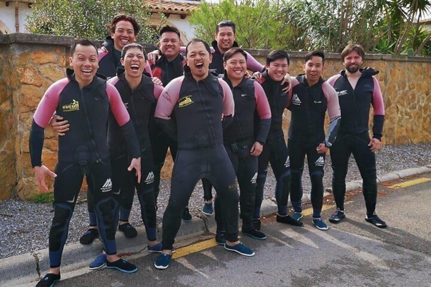 Small-Group Cliff Jumping Experience in Mallorca