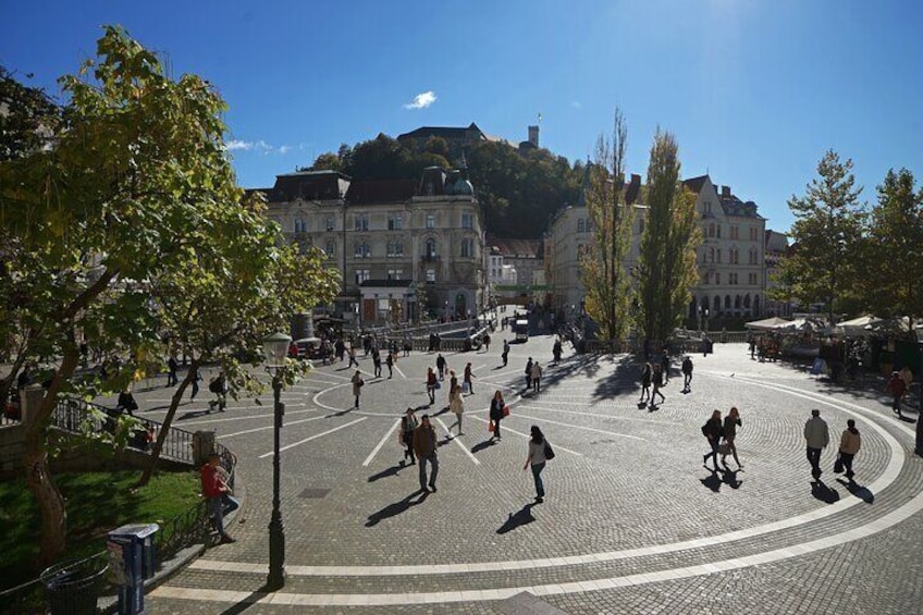 Ljubljana with Postojna Cave and Predjama Castle - smal group - tour from Zagreb