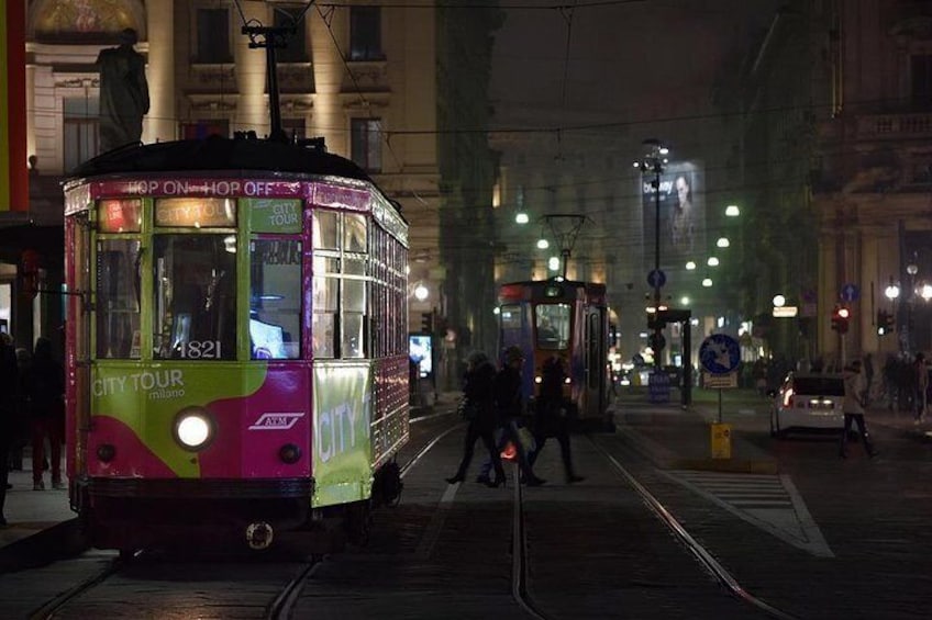 MILAN PRIVATE WALKING TOUR BY NIGHT: AMAZING MILAN - 2 h