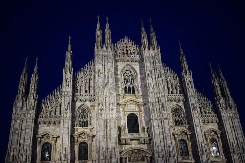 MILAN PRIVATE WALKING TOUR BY NIGHT: AMAZING MILAN - 2 h