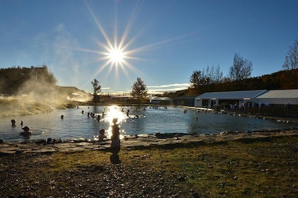 Golden Circle-Tour und Secret Lagoon-Besuch in kleiner Gruppe ab Reykjavik