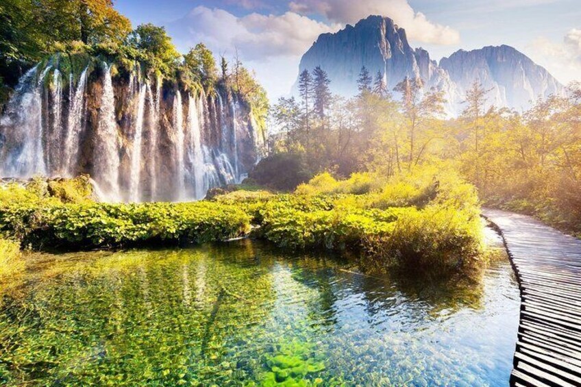 Split to Zagreb Group Transfer with Plitvice Lakes Tour (Included: Entry Ticket)