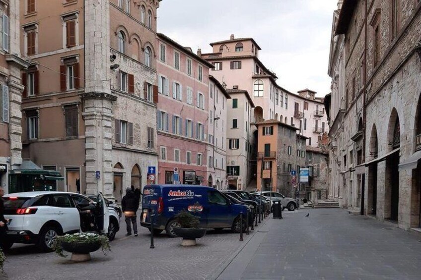 Perugia Highlights Guided Walking Tour - Private Tour