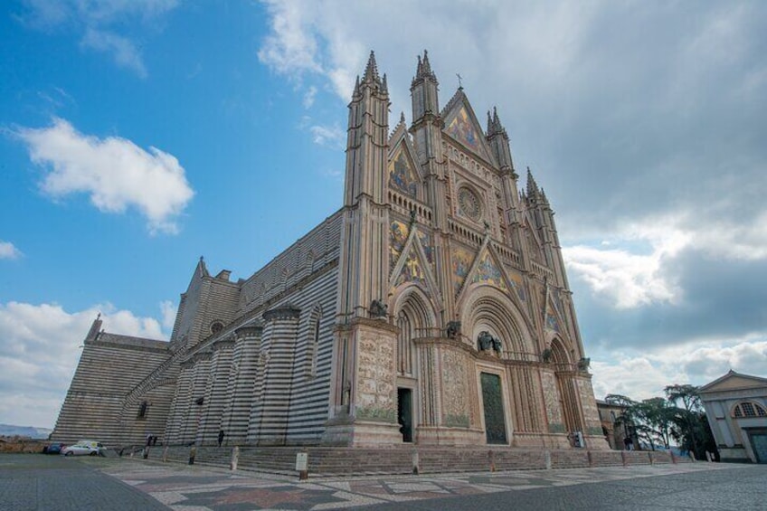 Orvieto Walking Tour including Duomo tickets