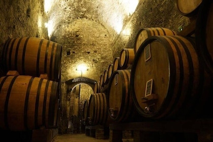 Verkostungstour in einem der schönsten Weinkeller der Welt