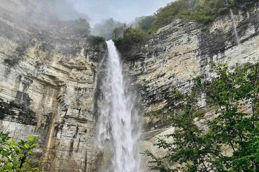 Kinchkha waterfall